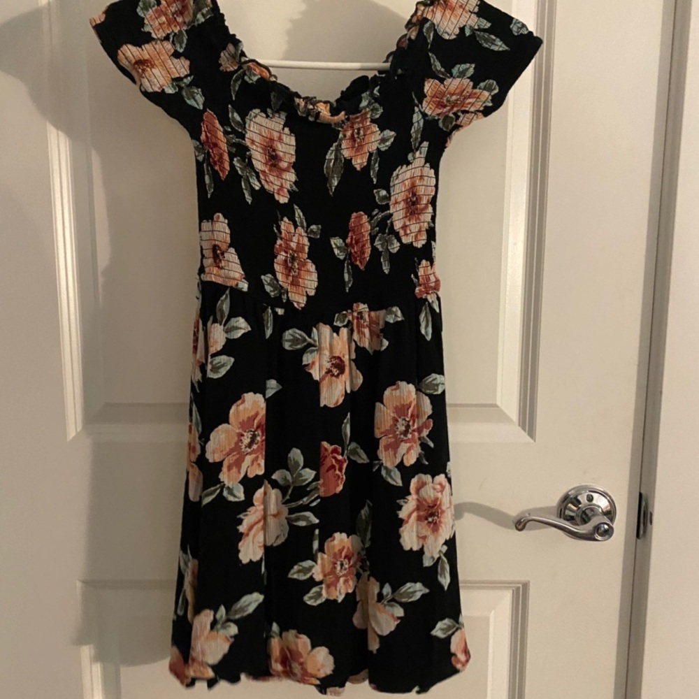 kendall and kylie dress